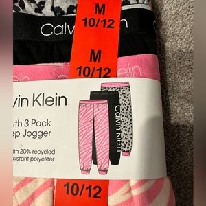 Size medium youth three pack sleep jogger, Calvin Klein